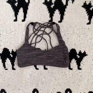 Lululemon Free to Be Bra Wild
Light Support,A/B Cup (Heathered Dark Grey, Size6)